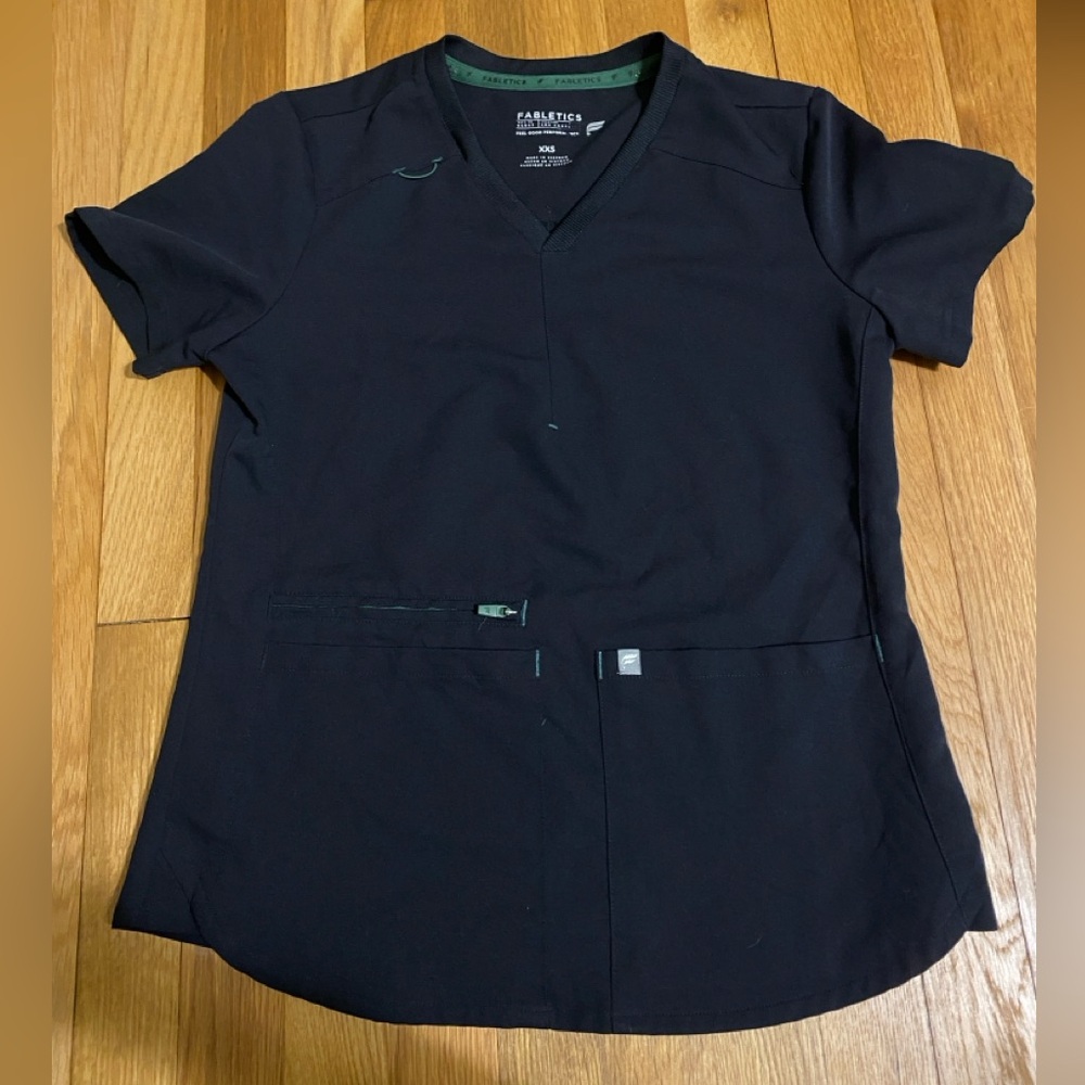XXS Fabletics Scrub Top 🍃